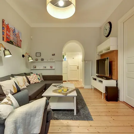 Grand - Monte Cassino Blanco 公寓 *