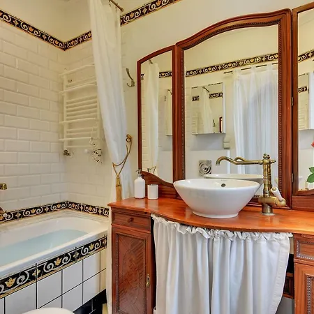 Grand - Monte Cassino Blanco 公寓 *